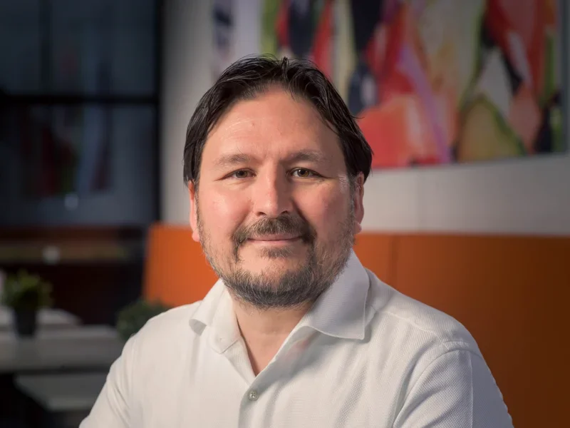 Ertug Kosmaci, oprichter en Registerbelastingadviseur bij LoonBox Nijmegen